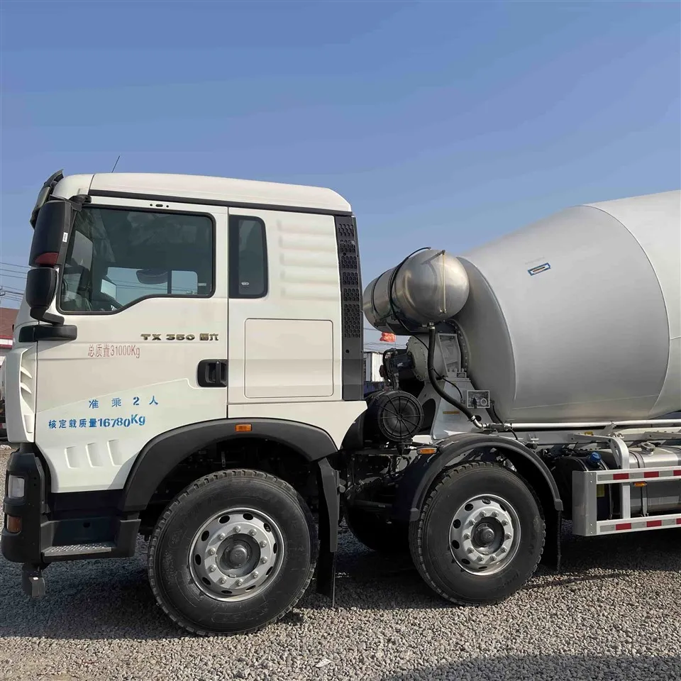 NOU SINOTRUCK YO CUMERE CRUCET CRUCHNEWNEW SINOTRUCT CAMIONUL MIXER CONCRETE