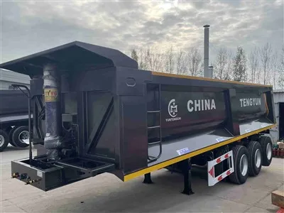 Semiremorcă cu basculantă-montată invers